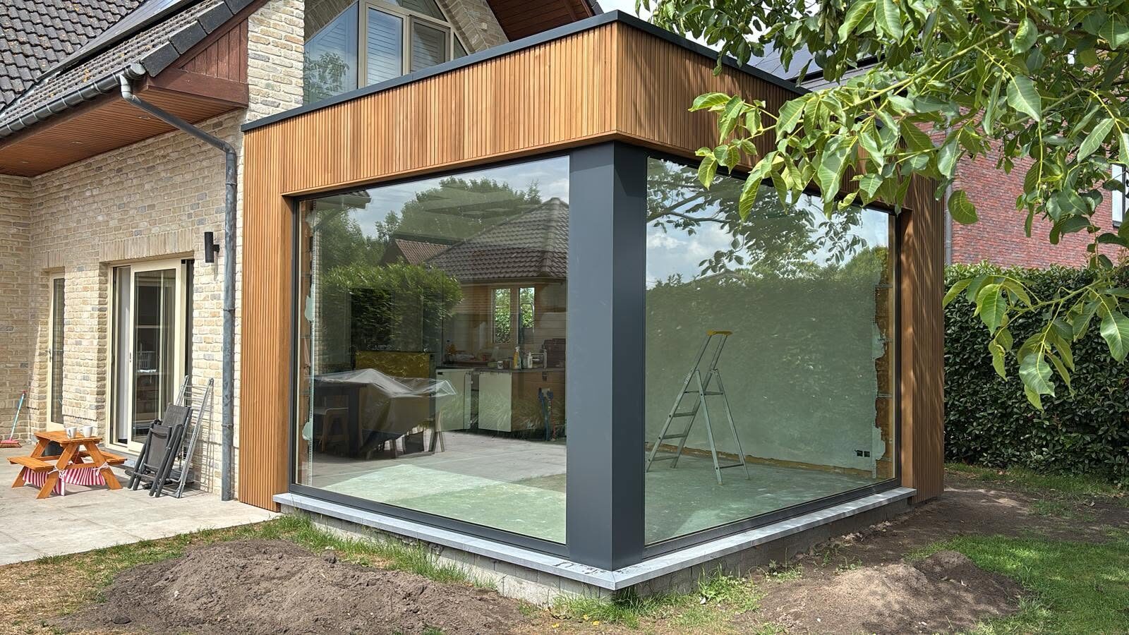 Een strakke nieuwe achterbouw op den Heikant