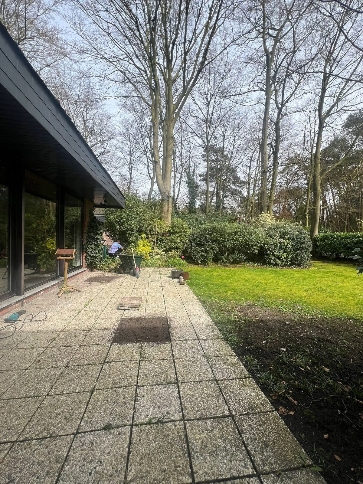 Terras en pad afgewerkt